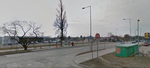Egy Aldi és egy Lidl a Nagytétényi úton egymással szemben - Forrás: Google Maps/StreetView